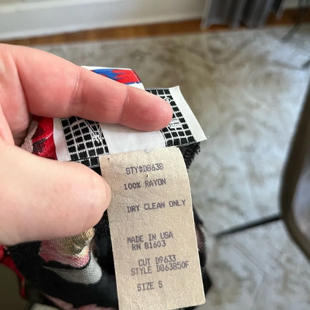 Vintage La Belle 90s Black Floral Rayon Dress S Red Hibiscus Tropical Tie Waist - Image 6