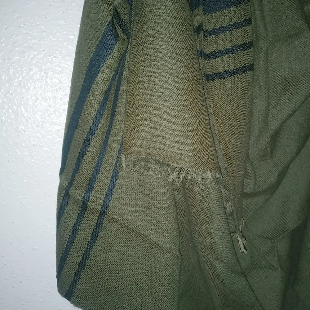 J.Crew UK Shawl Natural Minimalist Green Arm Holes Wrap - Image 6