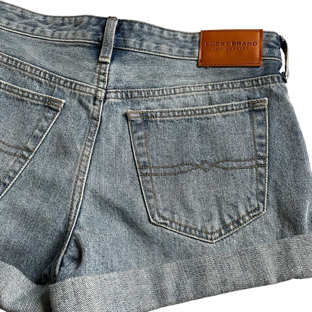 Lucky Brand Boyfriend Blue Denim Cuffed Shorts Size 6/28 Distressed Cotton - Image 6