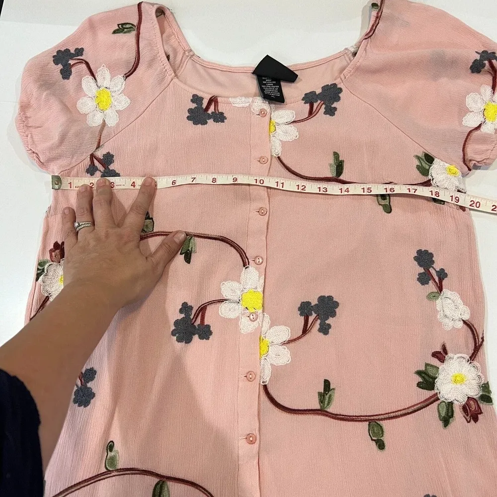 LIV Los Angeles Petite Large Pink Floral Embroidery Lined Boho Dress Button Up Size undefined - Image 8