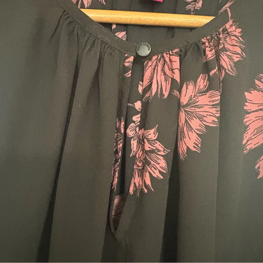 Vince Camuto‎ Black And Pink Floral Tank Top Size Small - Image 4