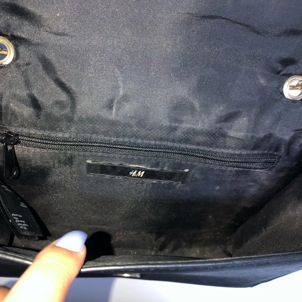 🆕 H&M Black Shoulder Bag - Image 4