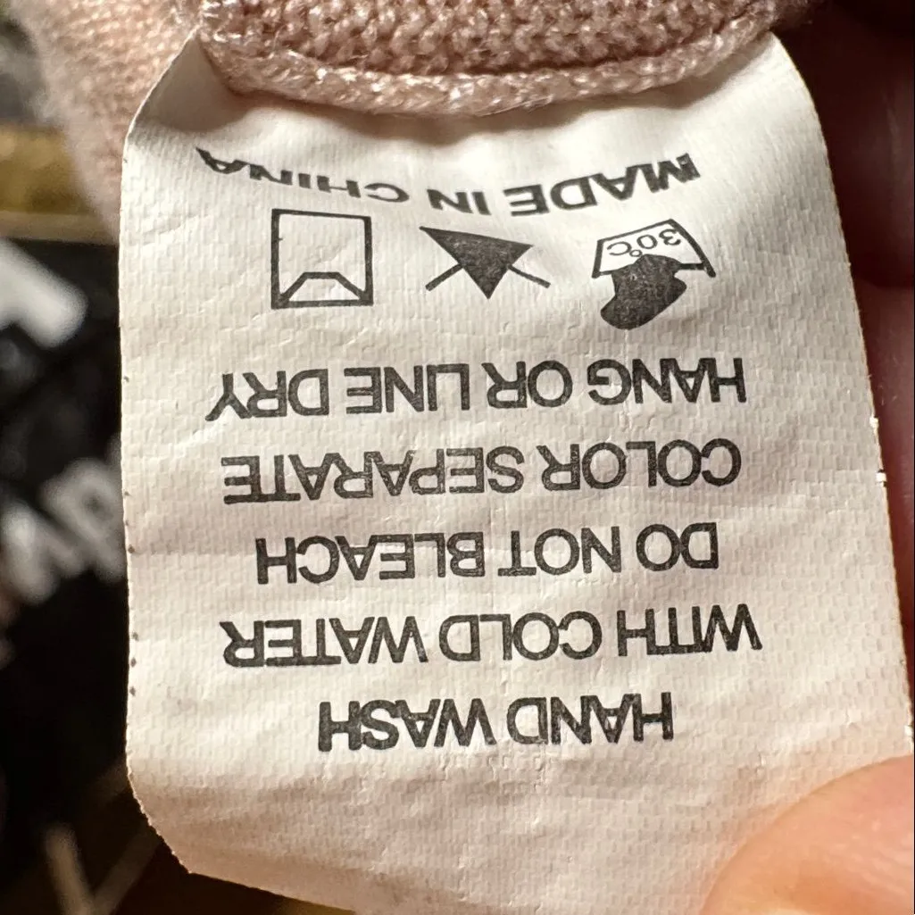 Dreamers by Debut Heather Peony Pink V Neck Front Seam Size Medium / Large - Image 4