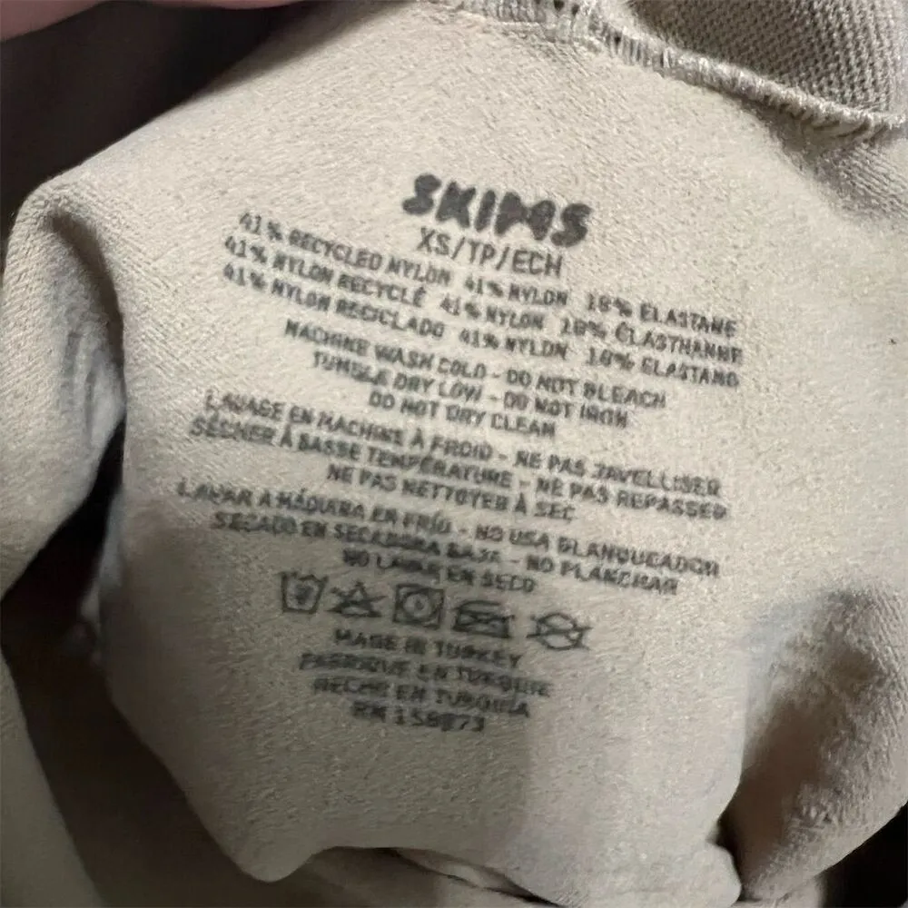 SKIMS Women's Seamless Sculpt Mid Thigh Shapewear Shorts XS Beige - Image 4