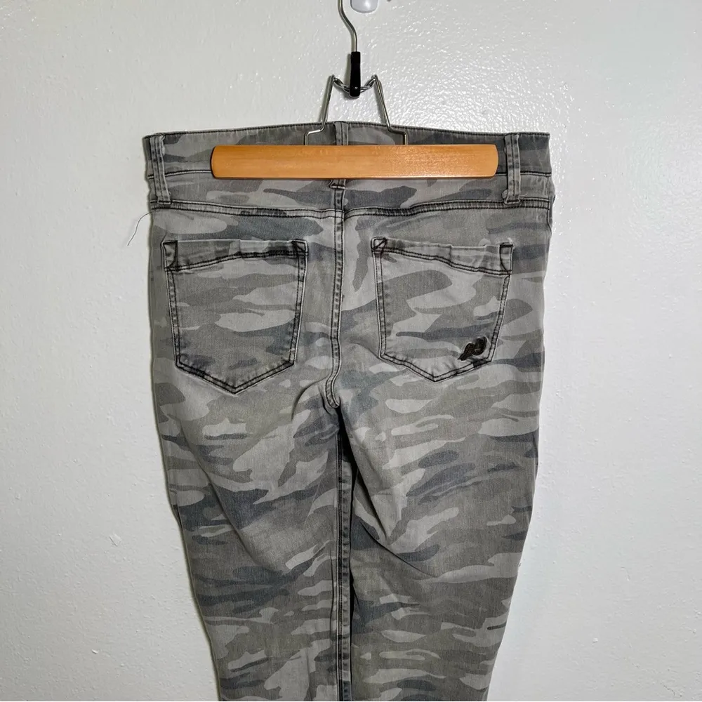 Express Jeans Ankle Jegging Faded Camo Mid-Rise 4R - Image 10