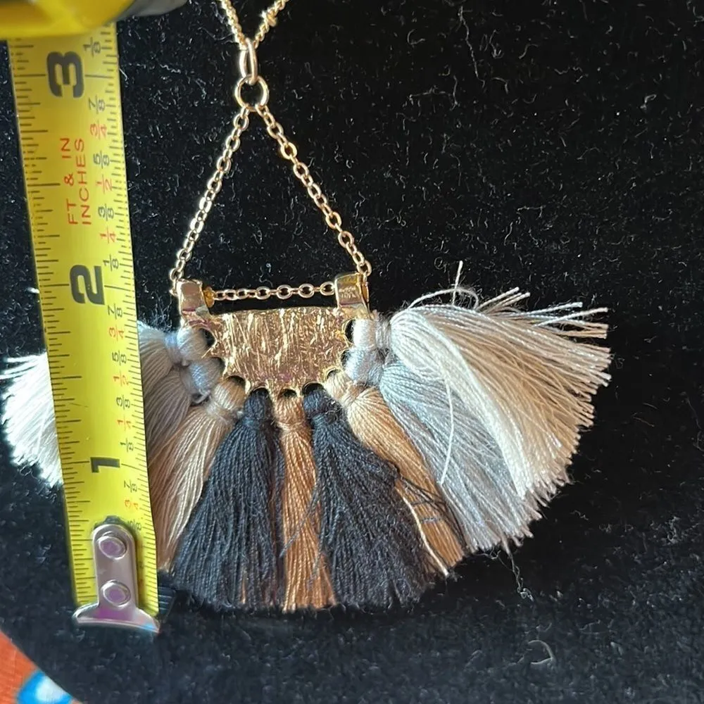 20” Boho Gold Tone Necklace w/ Earth Tone Pendant & Taupe Earrings - Image 8