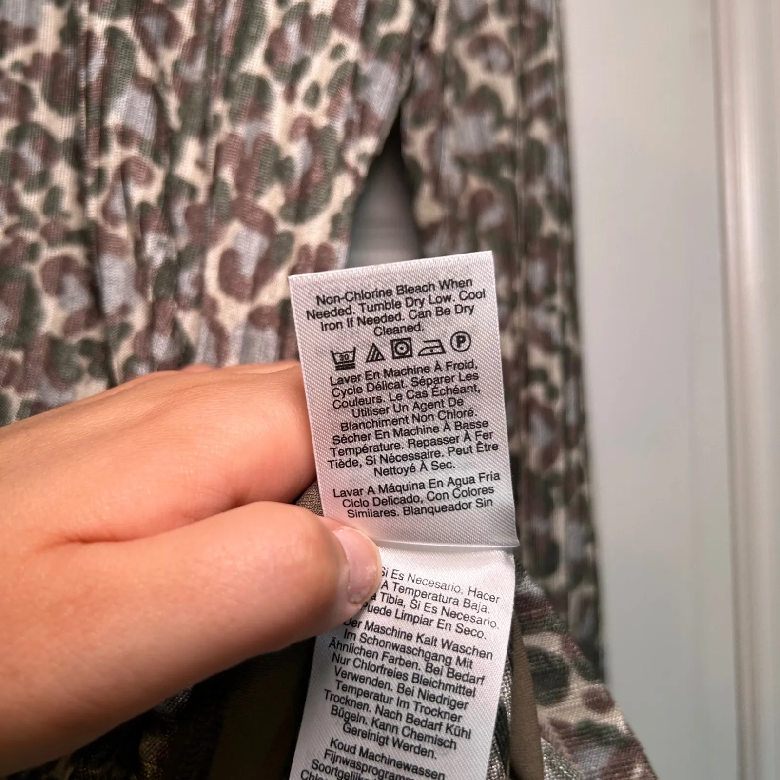 NWT DKNY Multicolor Animal Leopard Print Long Sleeve Top Women's Large‎ Career - Image 5