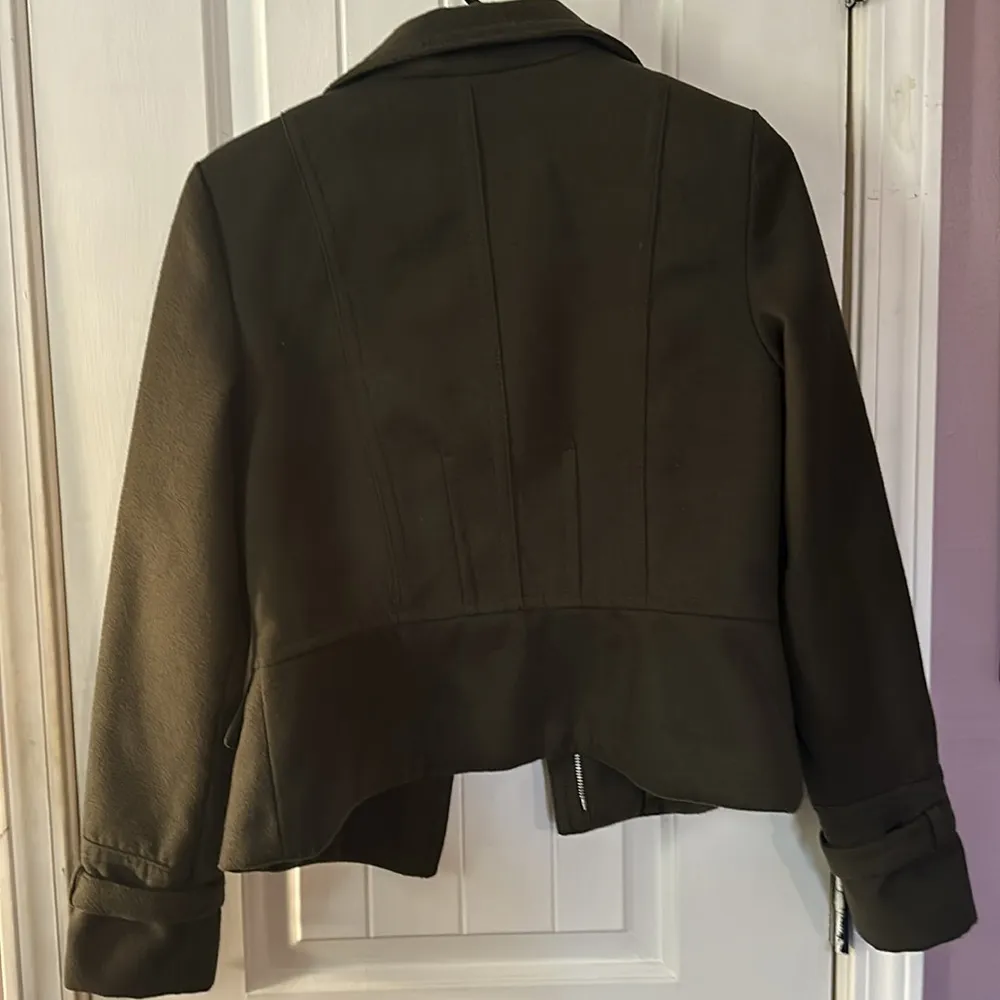 Express Forest Green Jacket Sz S Fabric- Shell 81% poly , 17%Rayon 2% spandex - Image 6