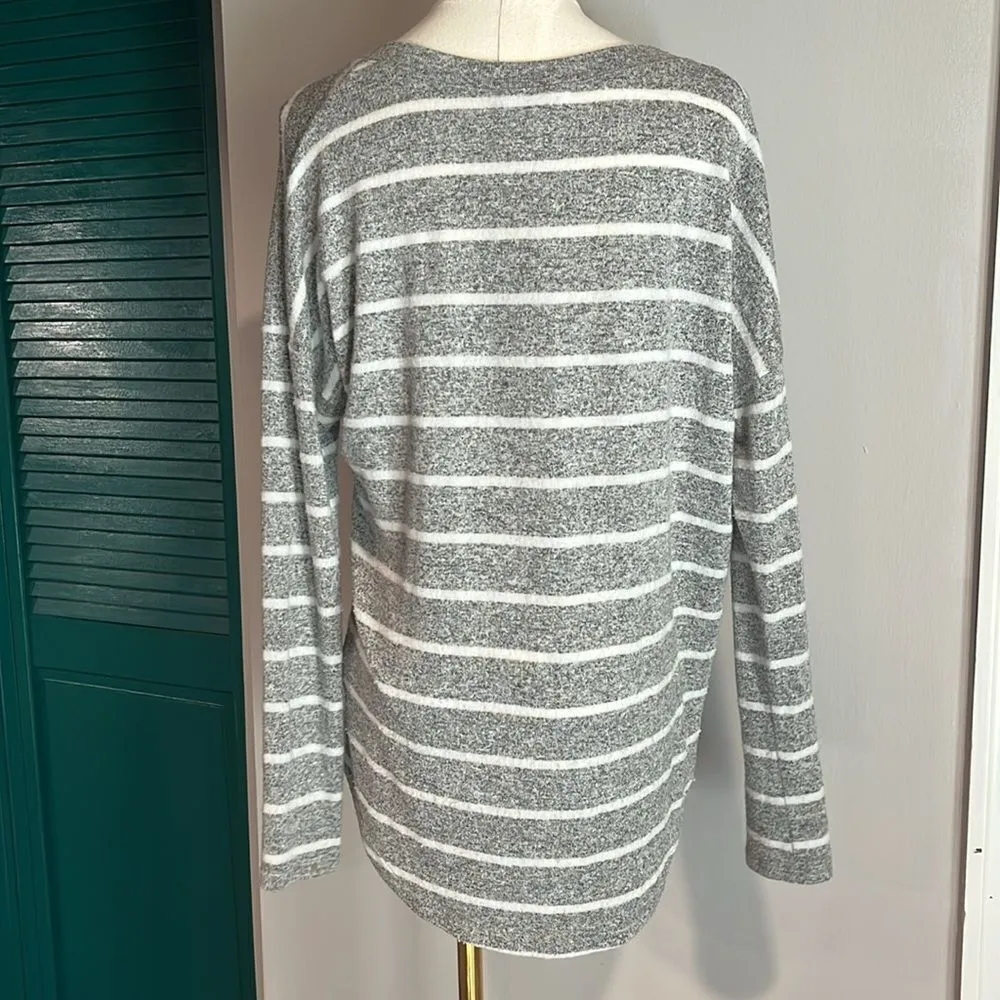Korye Gray Striped long sleeve high low tunic sweater Women's Top - s - Image 4