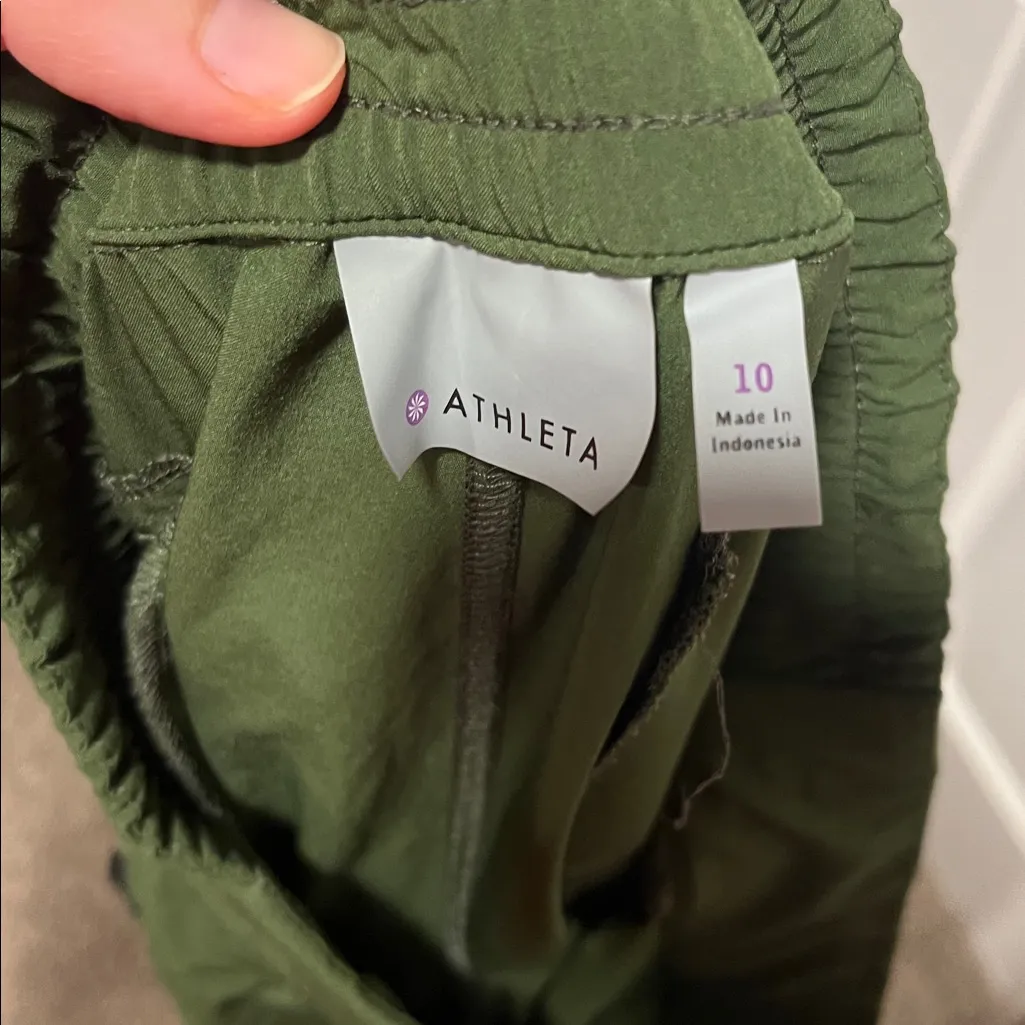 Athleta Chelsea Cargo Pants Size 10 in Green - Image 7