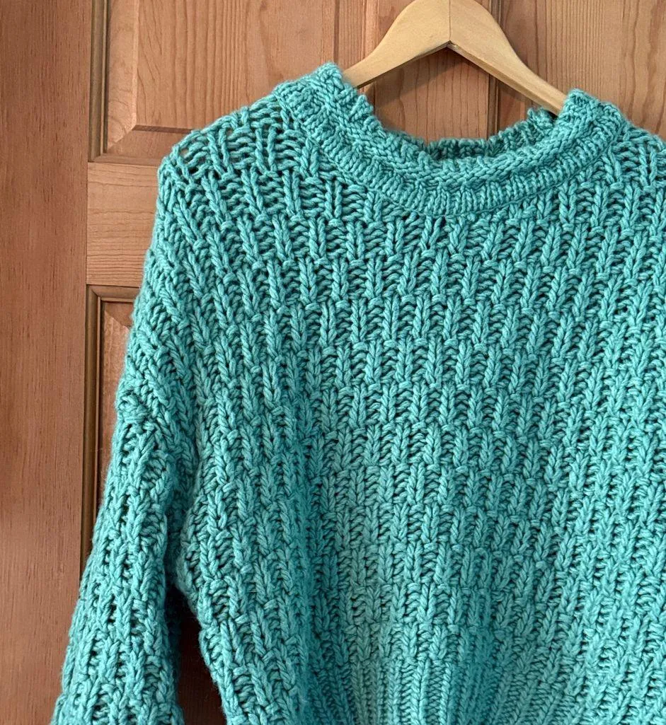 Universal Thread Good Co. Size XS Women's Teen Girl Cozy Green Knit Sweater - Image 2