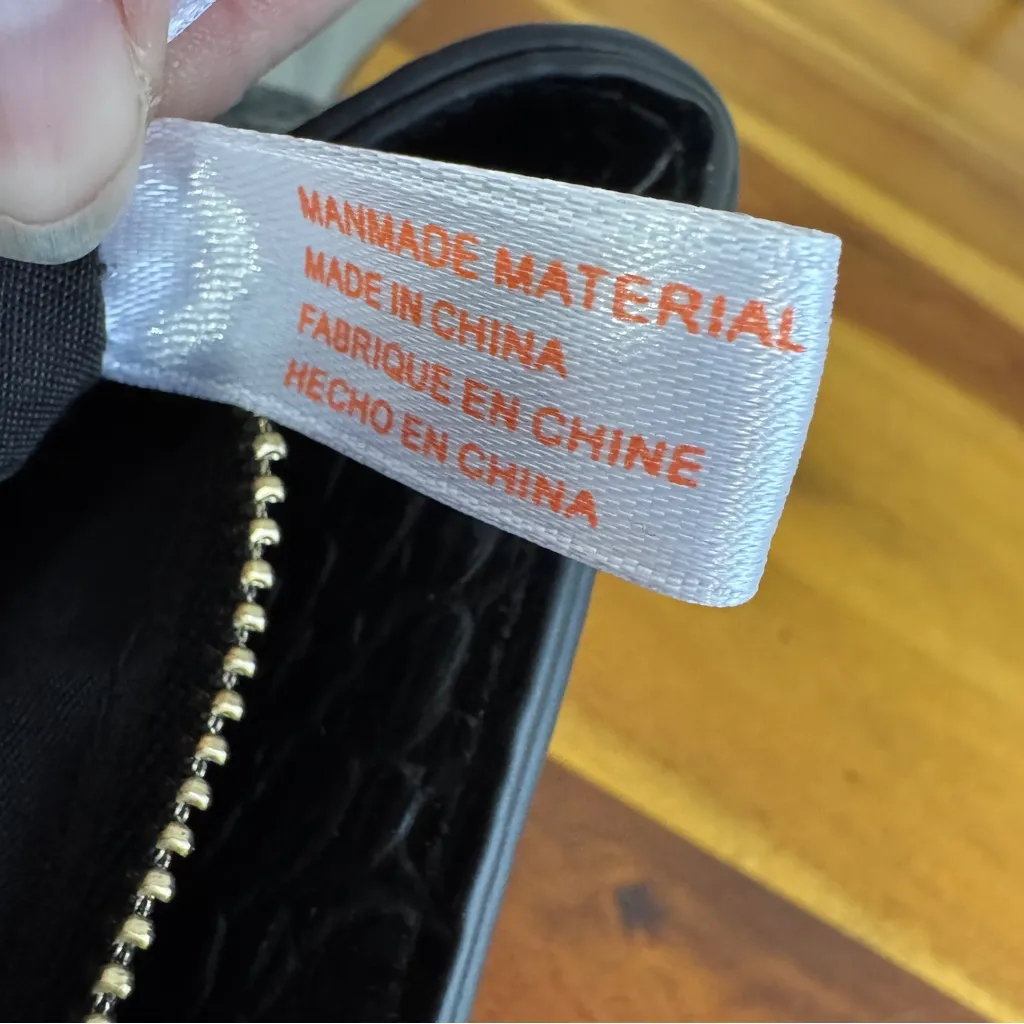 IMO vegan leather croc embossed double handle bag Black - Image 7