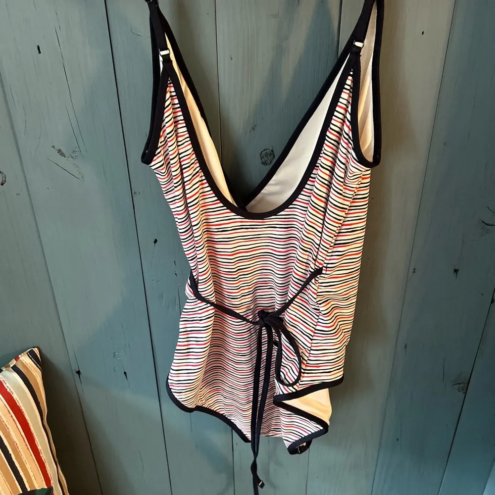 Gap Bathing Suit Sz Large - Image 2