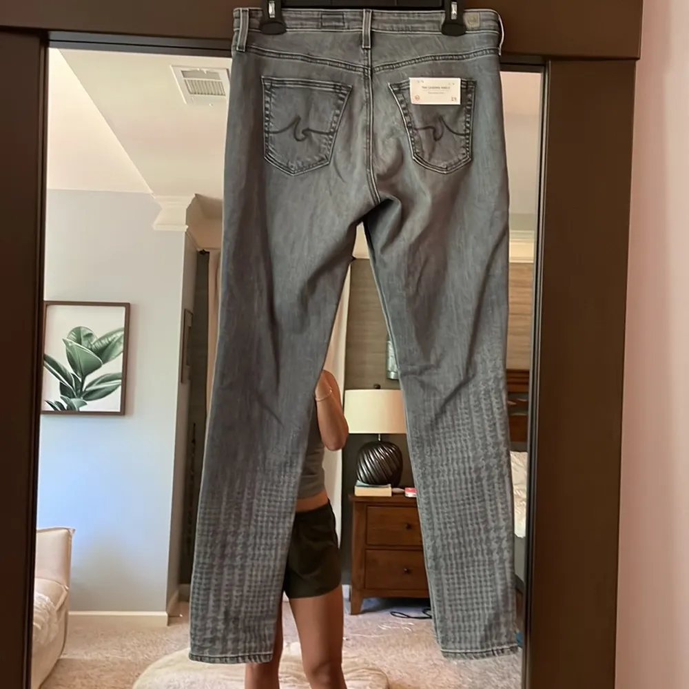 NWT AG Jeans, Skinny Gray Ombré Plaid Ankle, Size 29‎ - Image 4