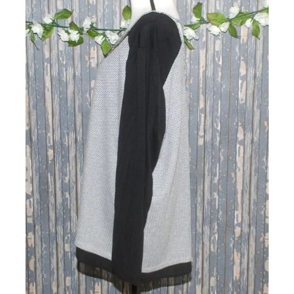 Maurices Women's Sweater Size 2 Gray Beaded Lined Open Back Embroidered Casual - Image 5