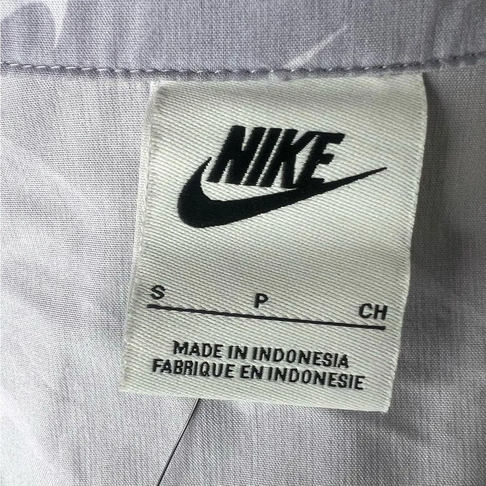 Nike Women's Sportswear Everyday Modern Oversize Button Shirt Size S SKU#S2432 - Image 11