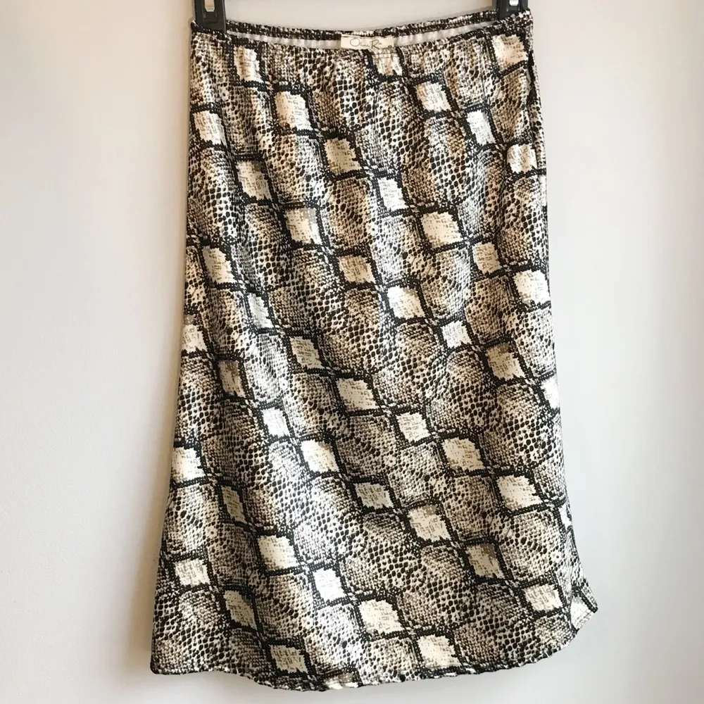 NWT Black and White Satin Snake Print Midi Skirt - Image 2