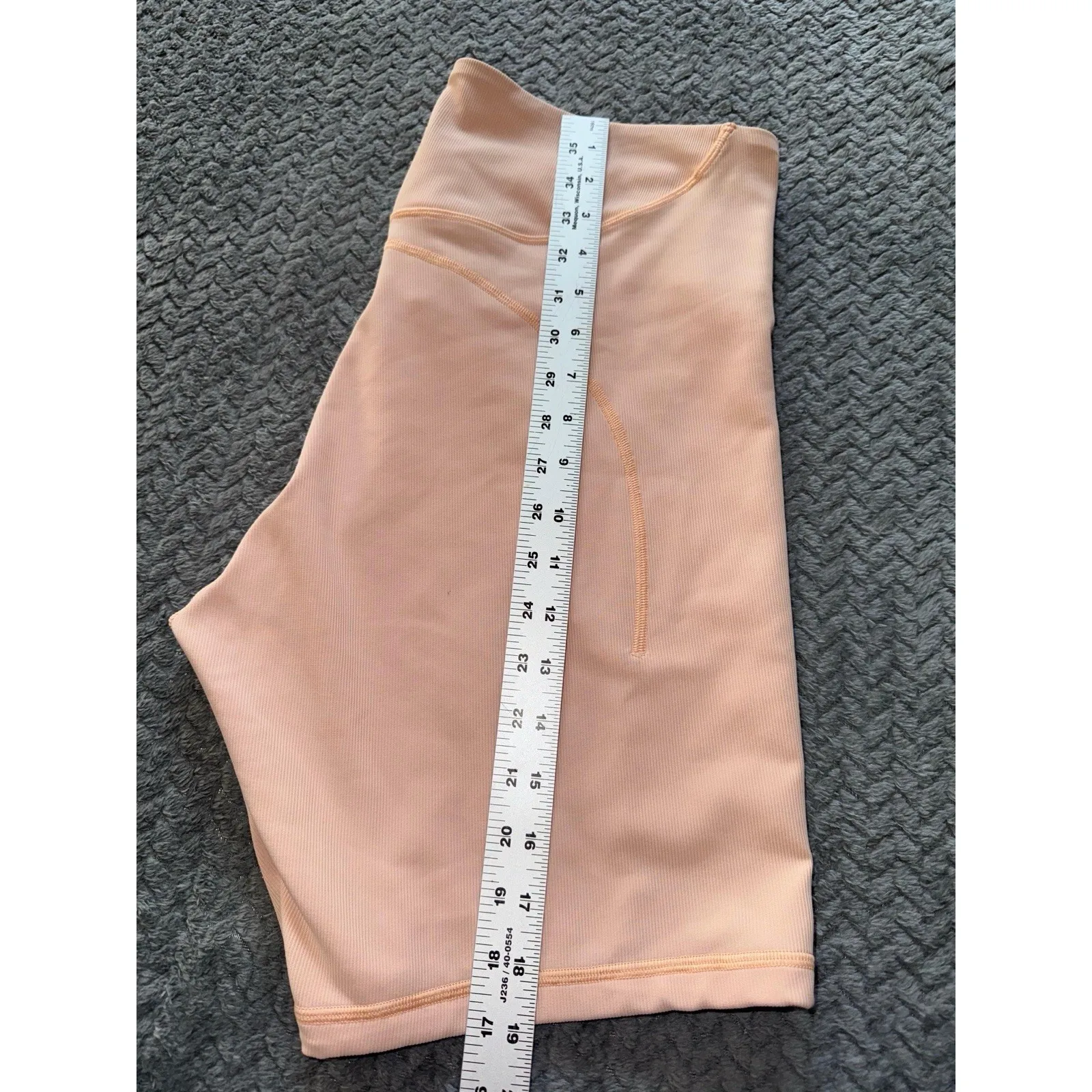 Lululemon Womens Train High Rise Shorts Bike‎ Ribbed Peach size 14 - Image 8