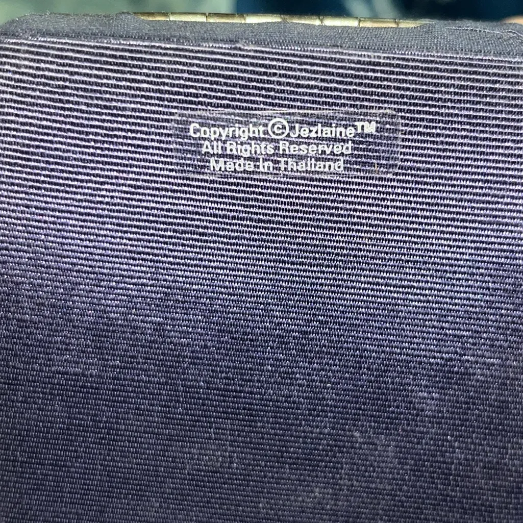 Vintage Jezlaine Sterling Silver Cameo Pendant Locket - Image 4