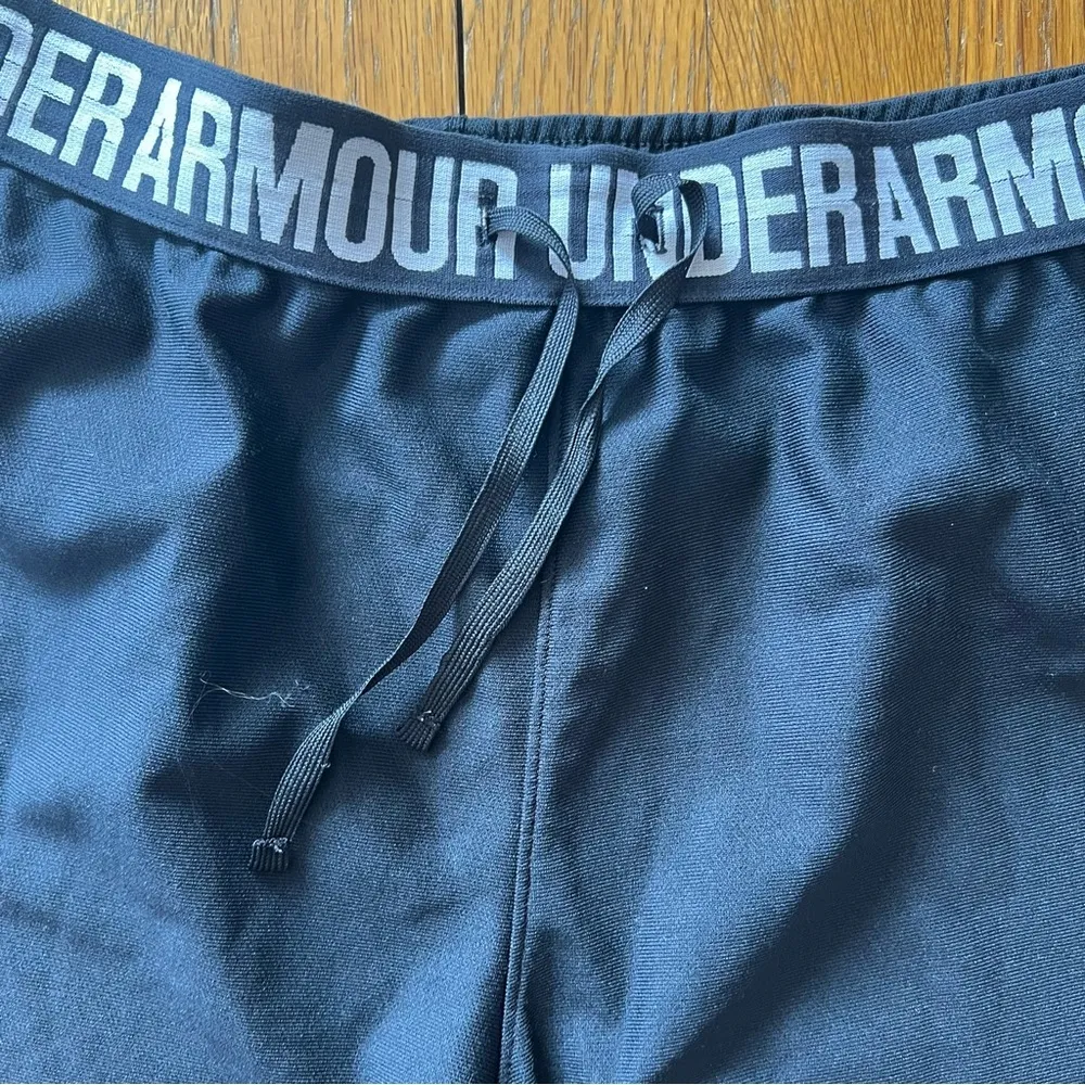 Black Under Armour shorts size S - Image 3