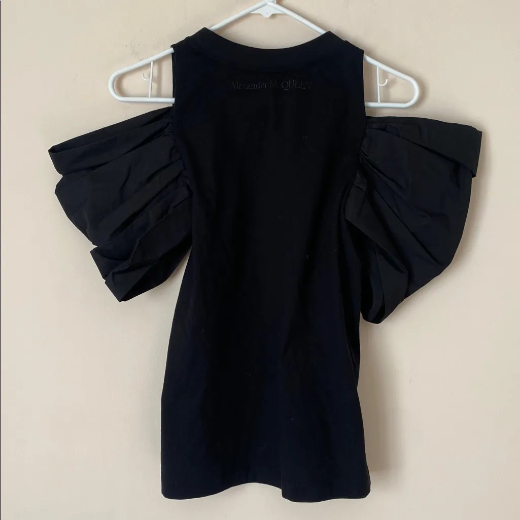 Alexander McQueen black cold shoulder puffy sleeve top - Image 4