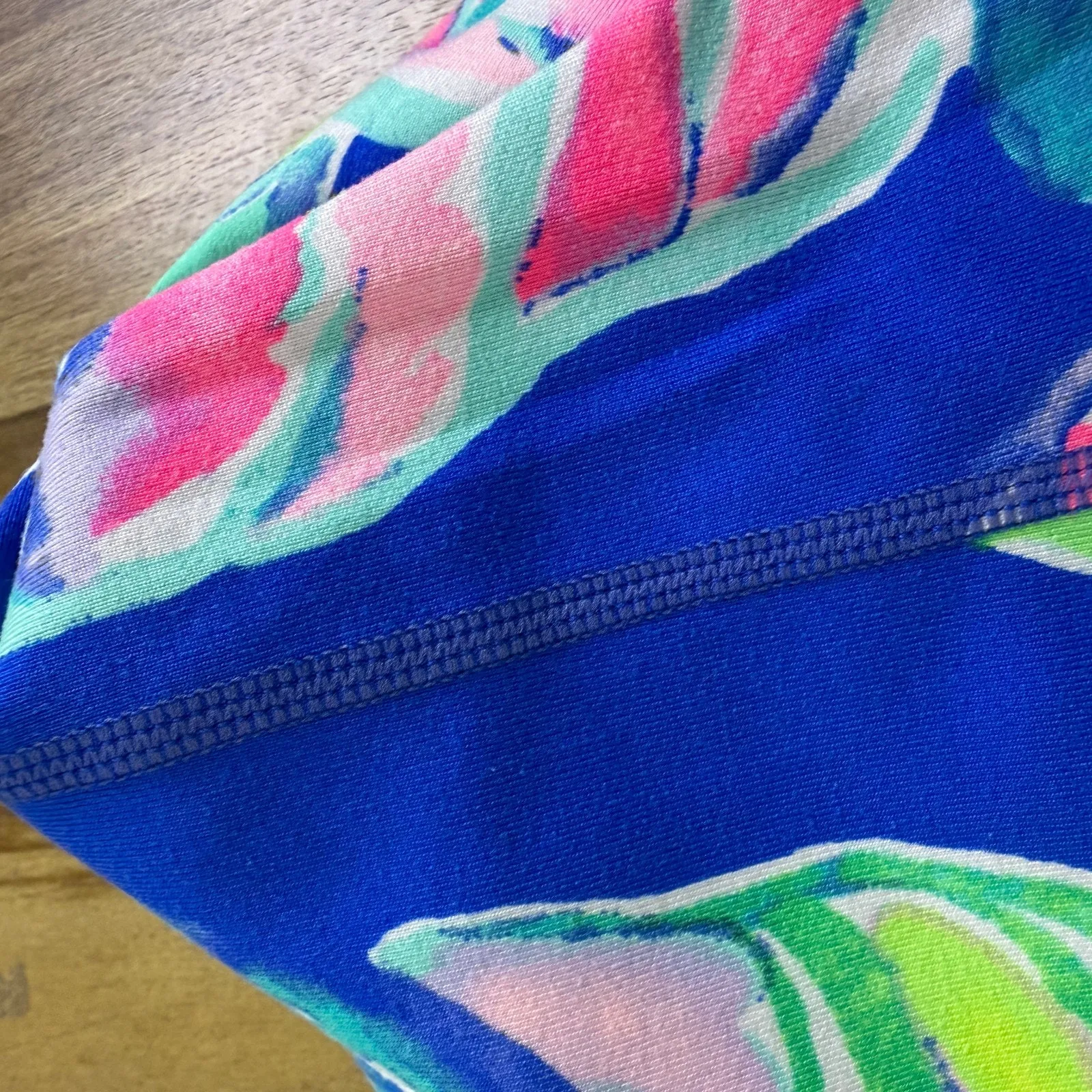 Lilly Pulitzer Luxletic Casa Del Sol Weekender Leggings Small Blue Floral Crop - Image 9