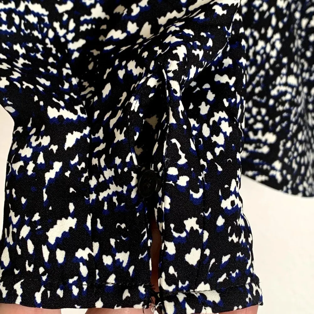 Express Portofino Slim Fit Puff Sleeve Shirt in Black/Blue - Image 5