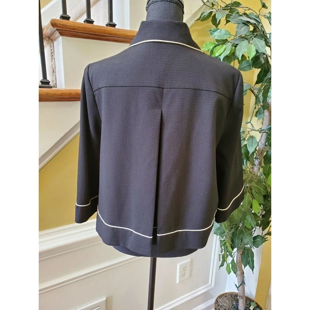 Sunny Leigh  Beige Lightweight Short Jacket, Size 6 - Image 5