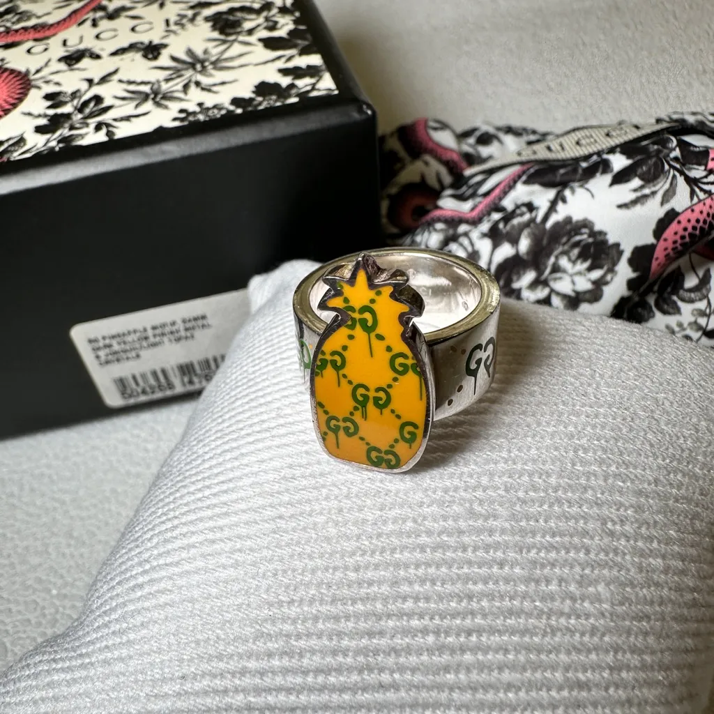 NWOT authentic Gucci Sterling Silver Enamel GucciGhost Pineapple GG Ring us6 - Image 4