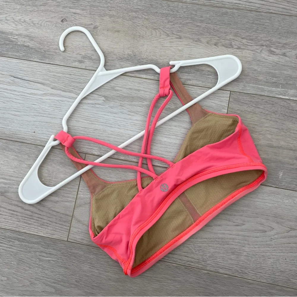 Lululemon Sports Bra free to be Pink Coral (size 4) workout activewear gym - Image 4
