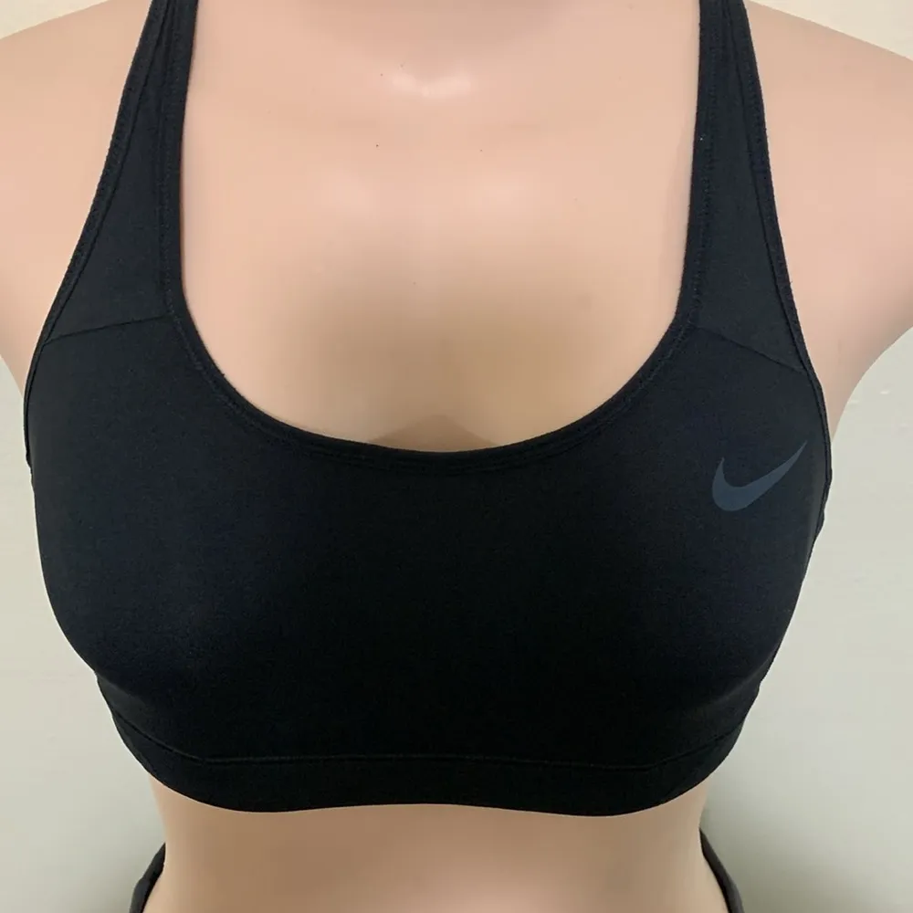 Nike Dri-Fit woman yoga strap sport bra size XS look at all pics black - Image 3