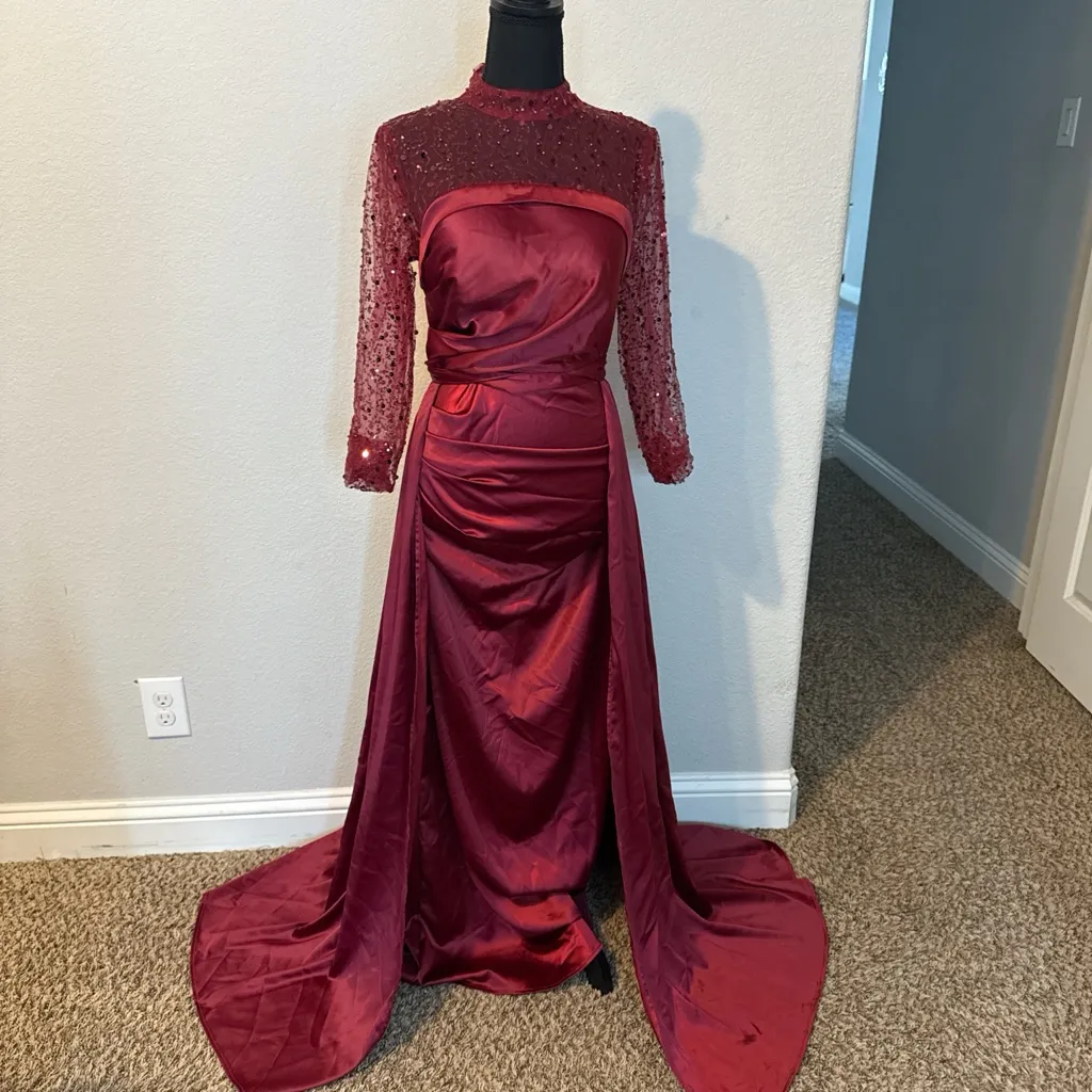 Elegant Burgundy Evening Gown Red - Image 4