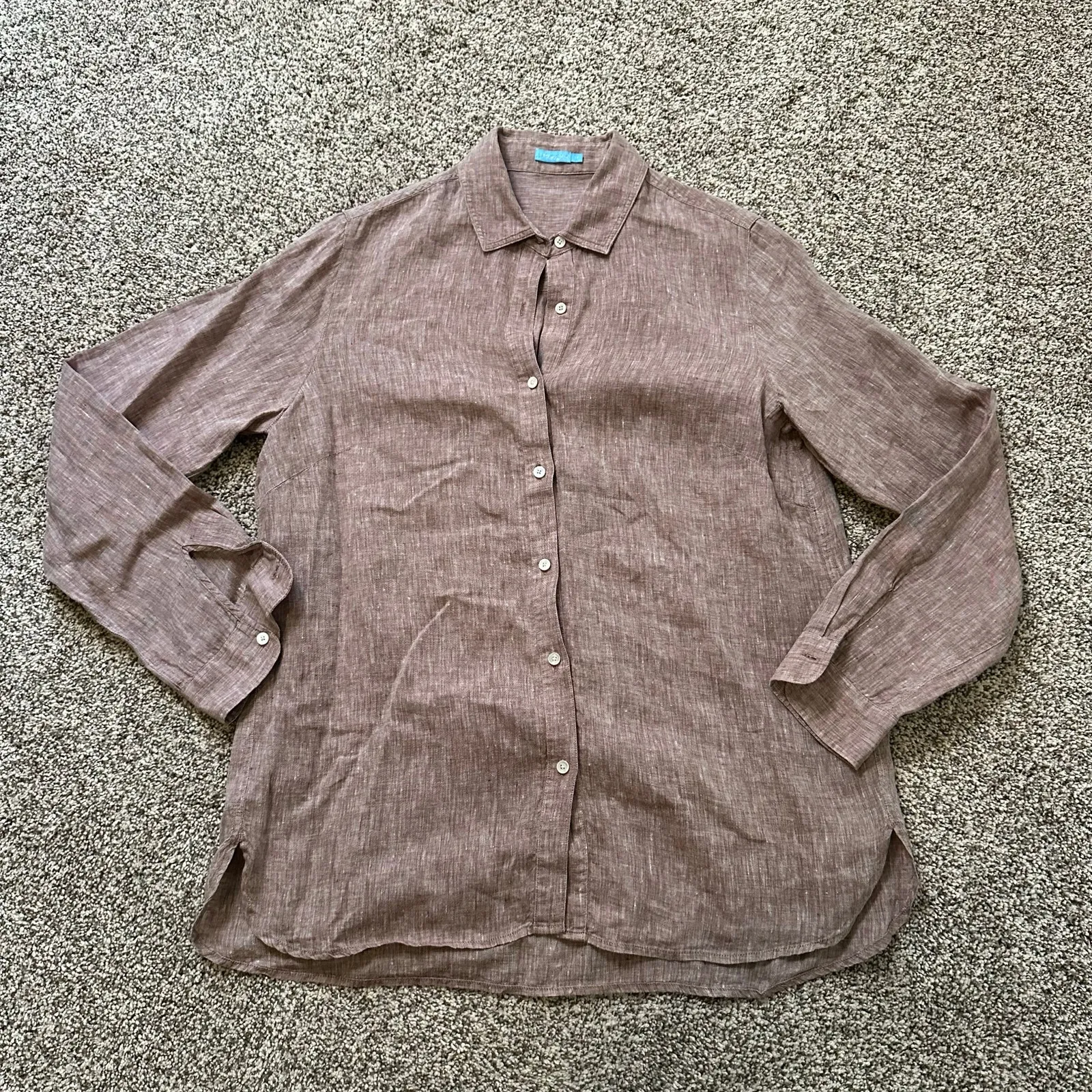 J. McLaughlin  light brown linen button down top size M - Image 6