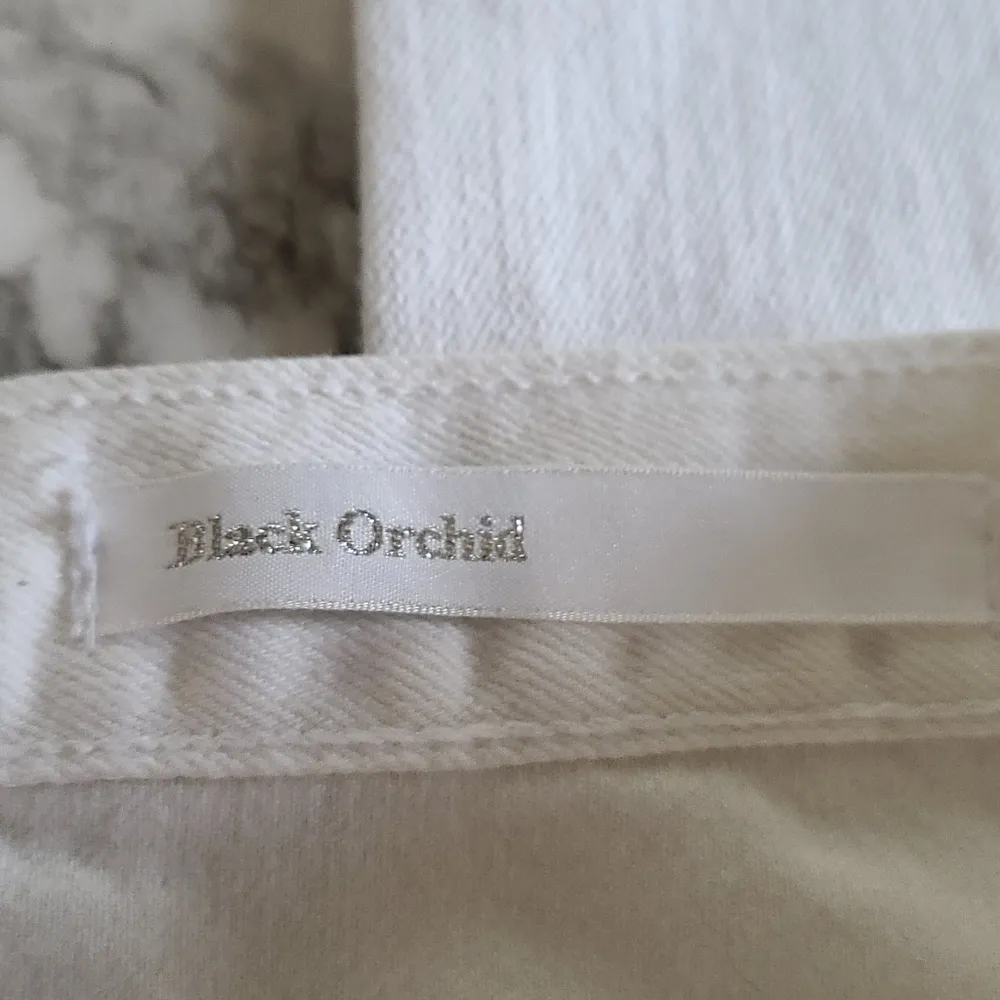 Black Orchid boyfriend jeans size 27 - Image 5