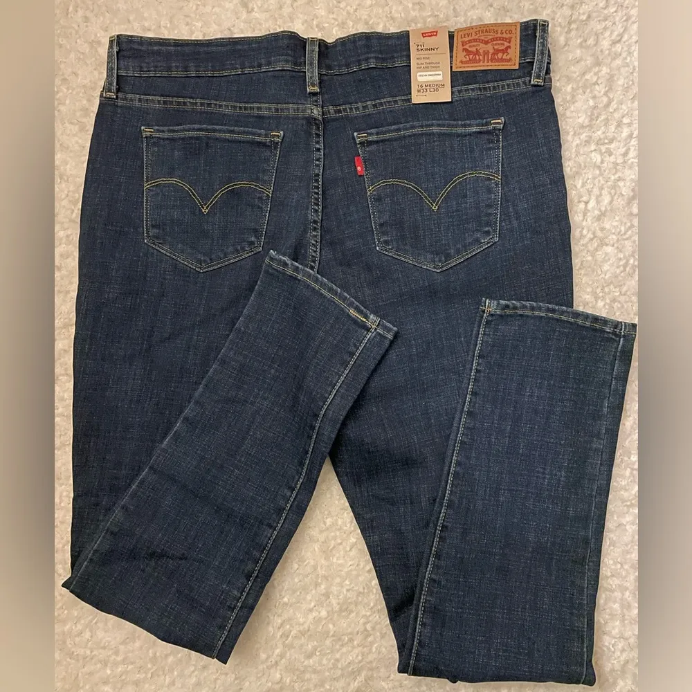 NWT Levi 711 skinny jeans women - Image 4