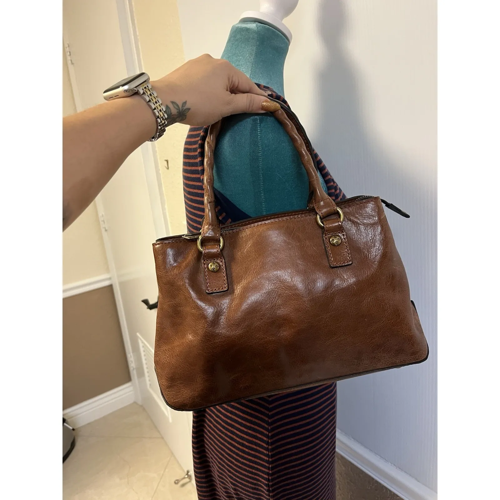 Patricia Nash Heritage Angela Double-Compartment Leather Satchel Handbag - Image 6