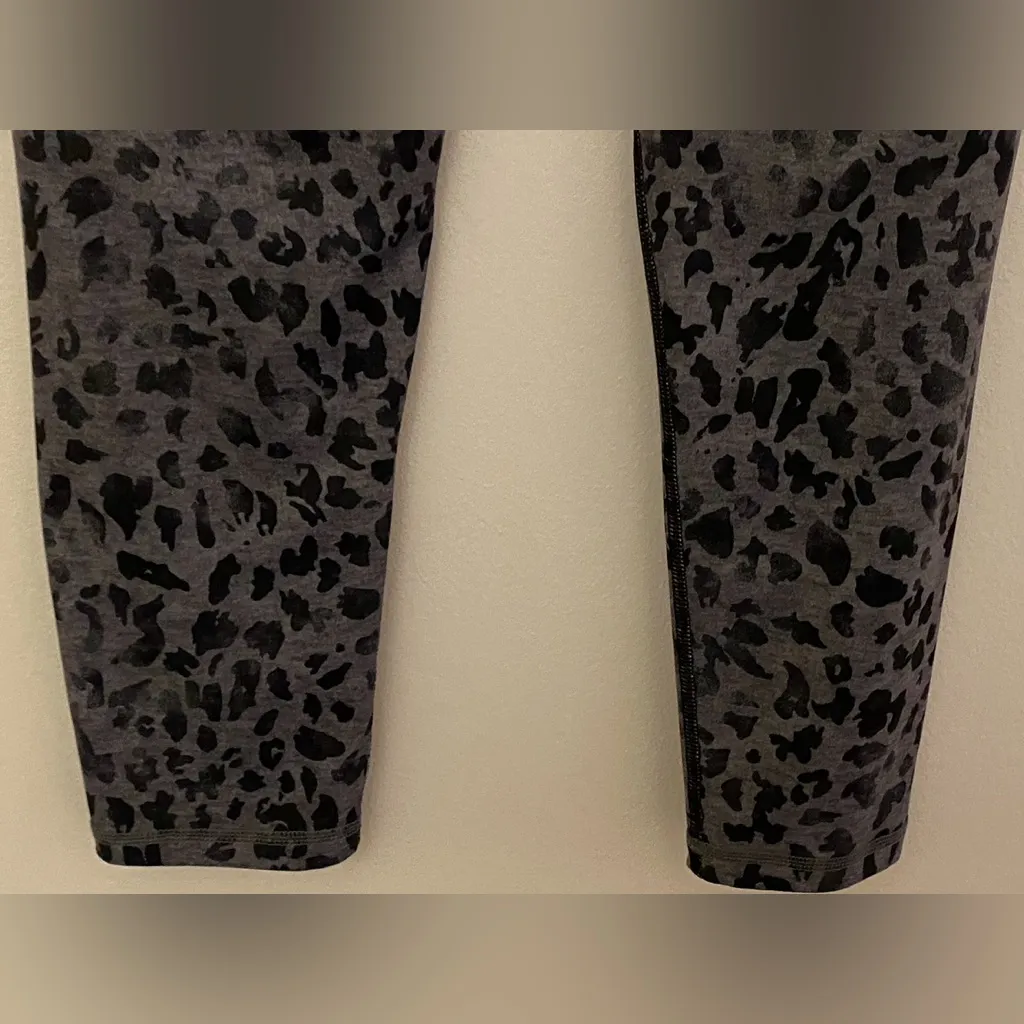 Aero Black and Gray Leopard Print Leggings Women’s Sz Large - Image 10