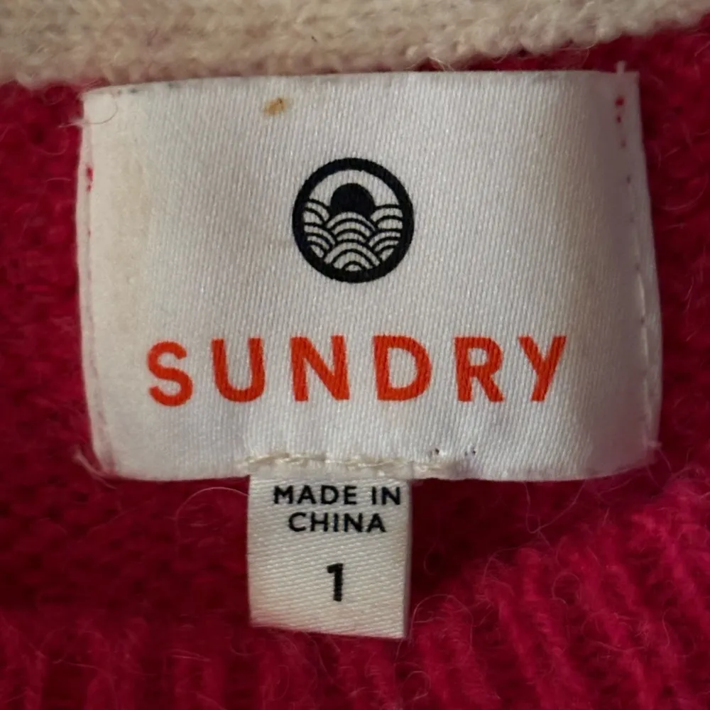 Sundry‎ Bright Pink Sweater Size Small Polyester Blend - Image 4