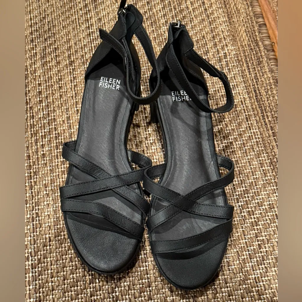Eileen Fisher Noni strappy leather block heel sandal in black size 8 - Image 3