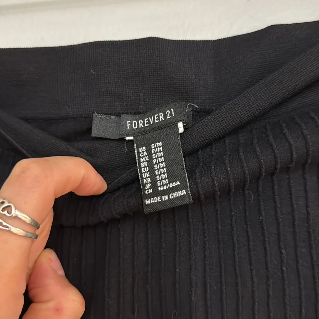 MOVING SALE Forever 21 Classic Black Spandex Pencil Skirt - Image 5