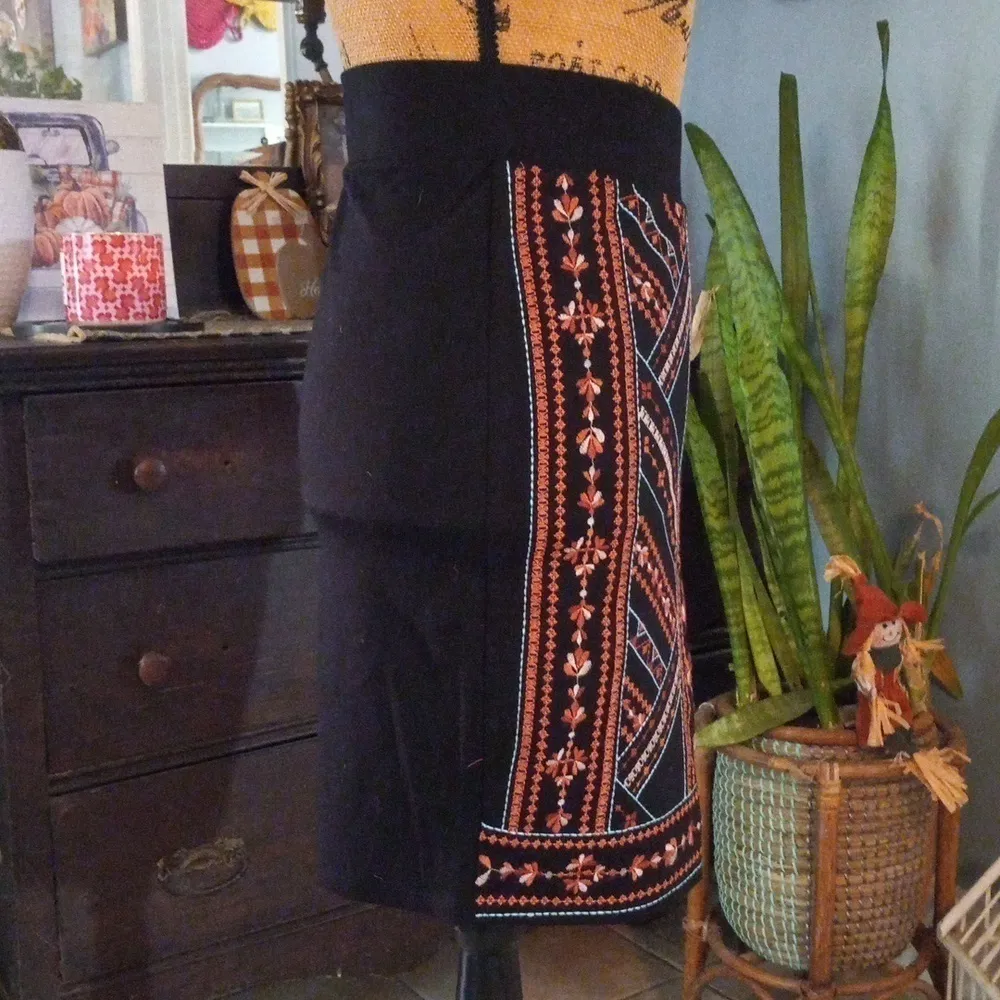 Torrid Black and Multicolored Embroidered Ponte Knit Stretch Pencil Skirt - Image 4