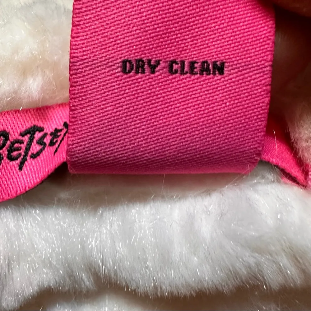 Betsey Johnson White Faux Fur Scarf Wrap OSFA Soft Plush Winter Accessory - Image 6