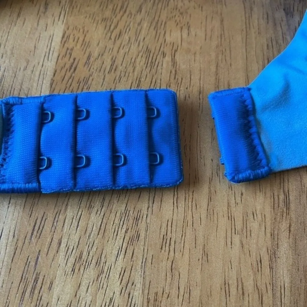 Victoria’s Secret body by Victoria lined denim Demi-buste double bra, size 36C. - Image 4