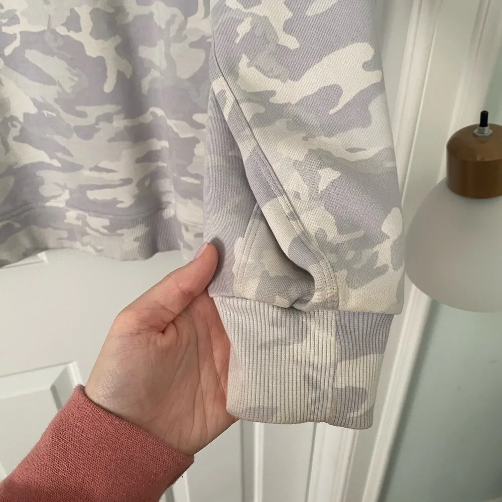 Lululemon Perfectly Oversized Crew - Image 3