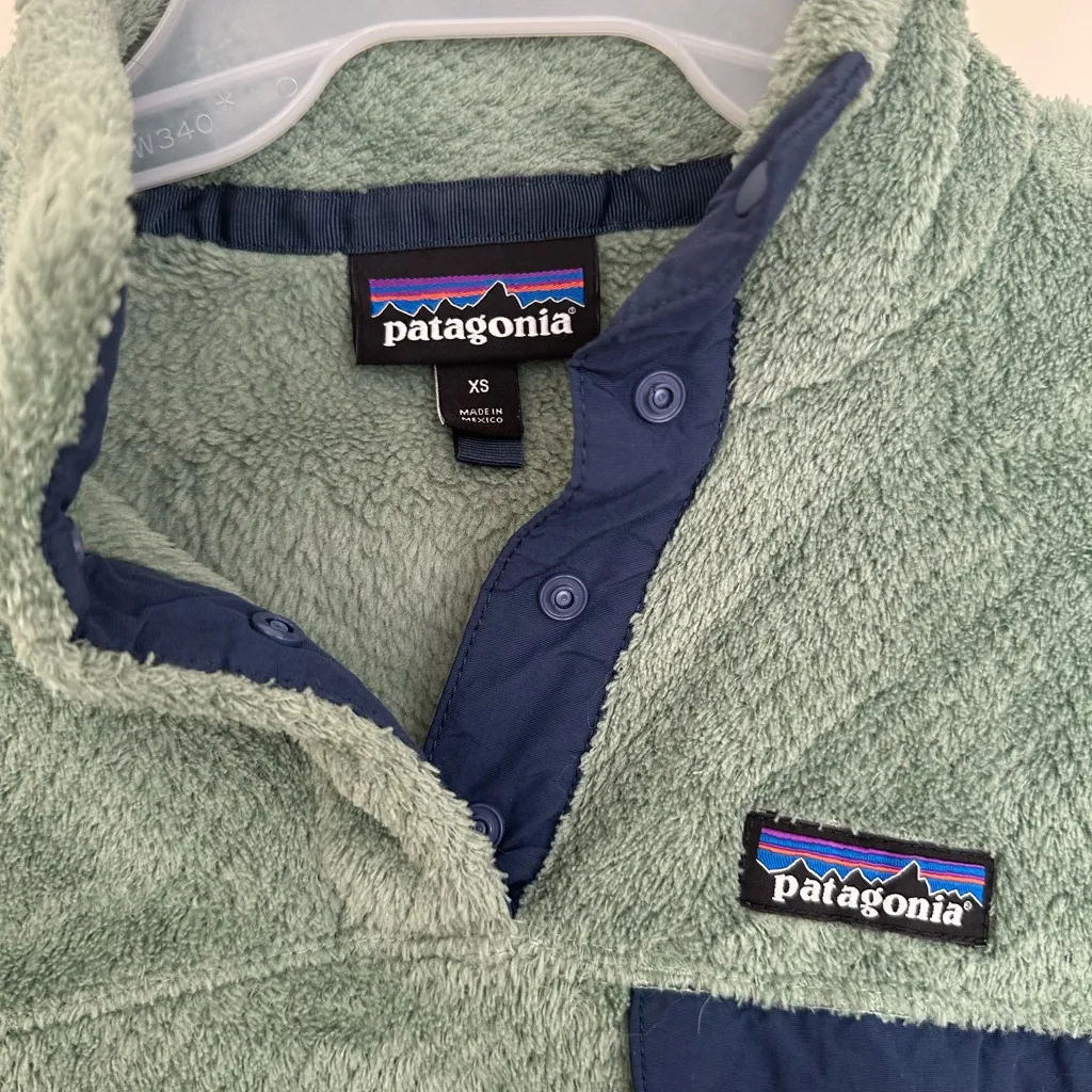 Patagonia Sage Green Teddy Jacket with Navy Accent - Image 2