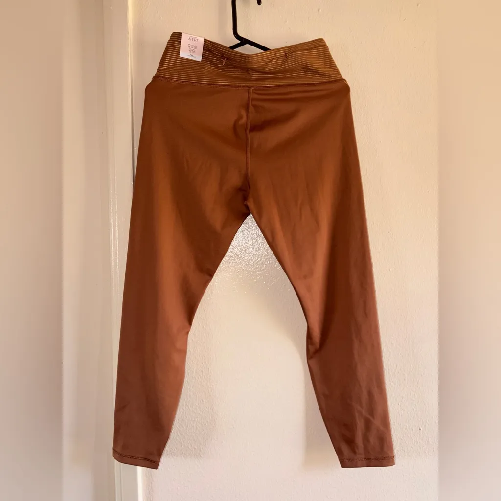 Victoria Secret Essential Shine Pocket Leggings NWT - Image 4