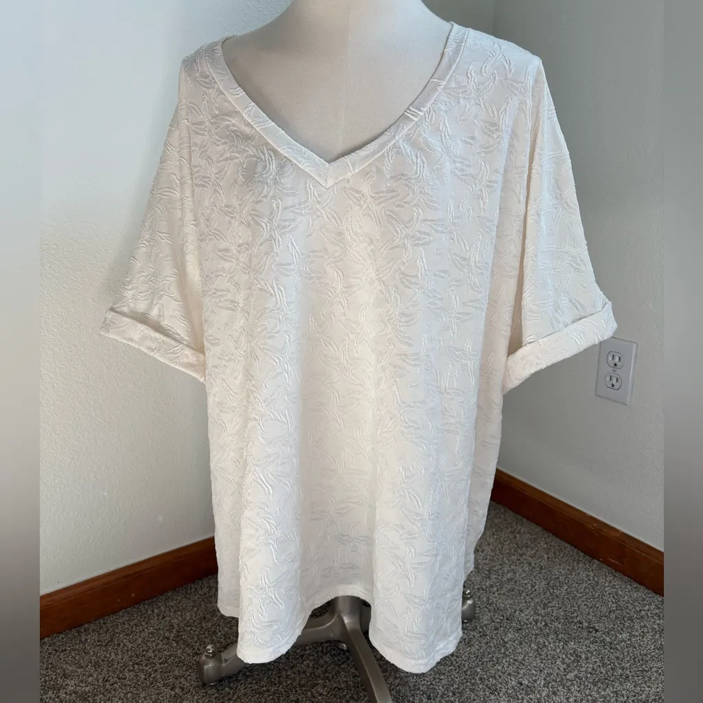 BloomChic Cream Starfish Boxy Cuffed Sleeve T - Image 4