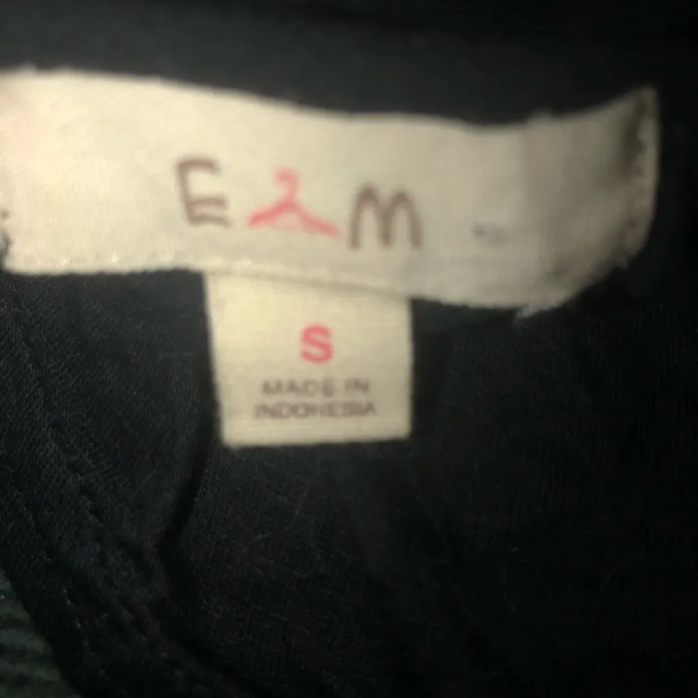 E & M handkerchief hem tank top - Image 5