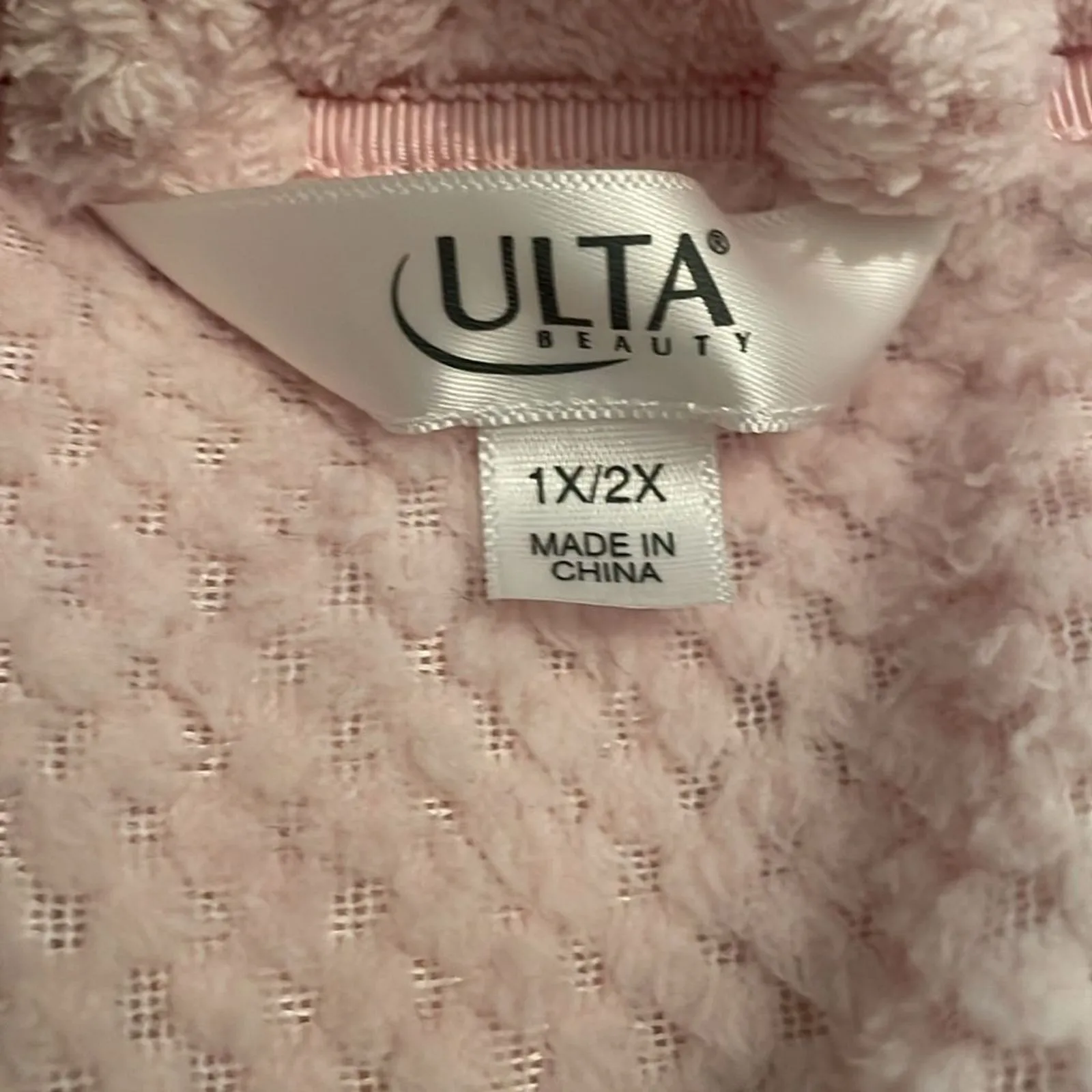Ulta Beauty Pink Plush Robe Womens Size 1X - Image 2