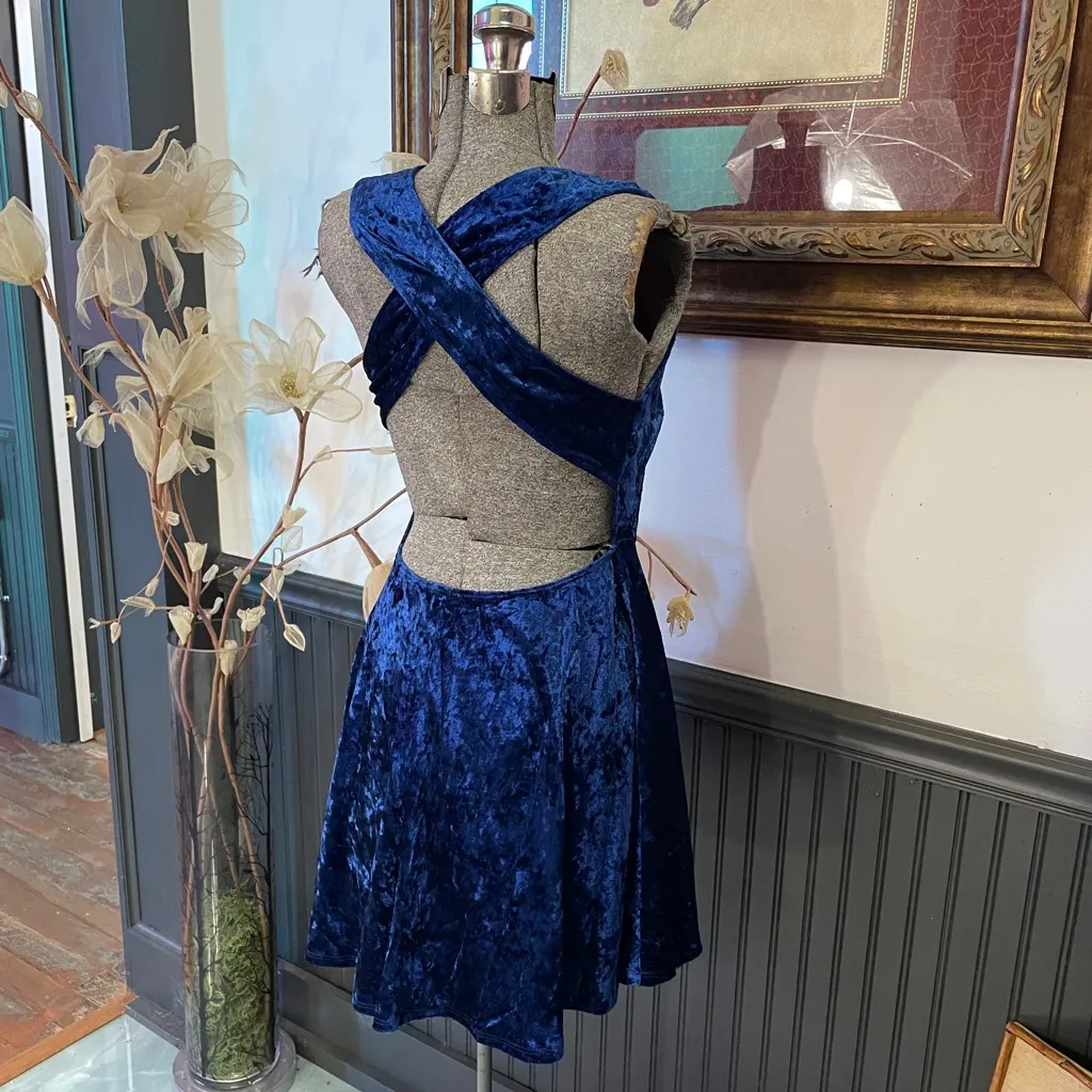 NWT Lulus Solo Album Blue Velvet Open Cross Back Mini Skater Dress - Sz M 💚🎀 - Image 9